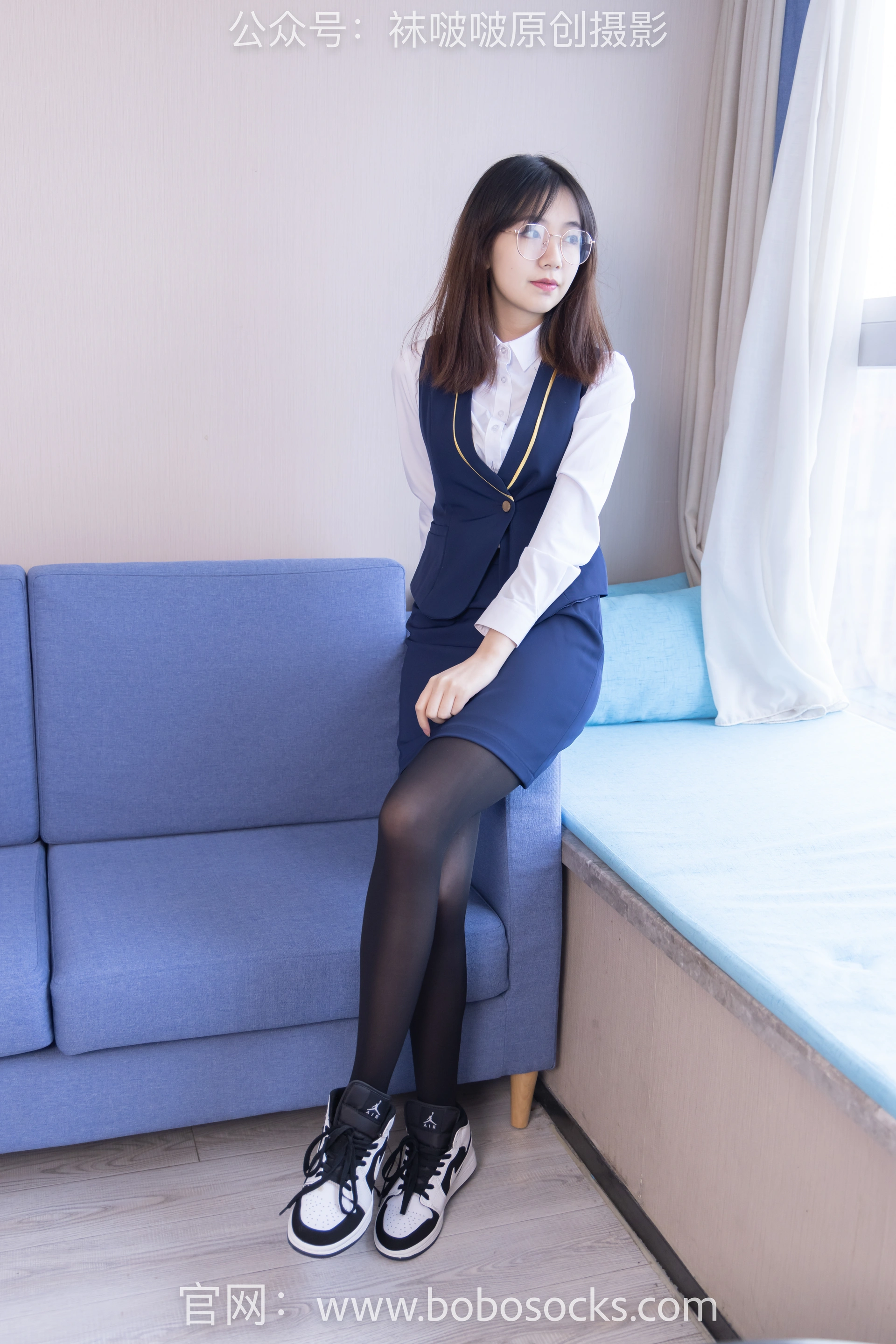 [BoBoSocks袜啵啵]NO.132 小甜豆-aj1板鞋、蓝色短靴、厚黑丝、厚红丝 1